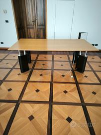 scrivania Tecno .ritiro a carico vostro.