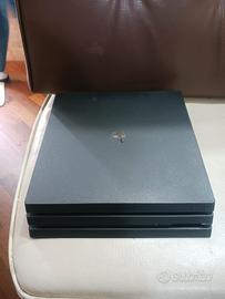 ps4 Pro Con 2 joystick e 2 giochi  e  con scatola