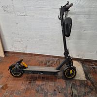 Monopattino elettrico Segway Max G30
