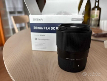 Lente SIGMA 30mm F1.4 DC DN per Sony E-Mount