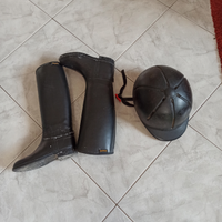 Stivali e cap per equitazione