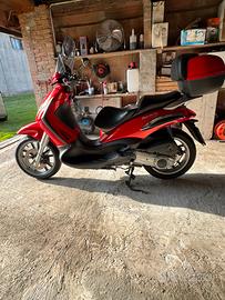 Beverly 250 anno 2004