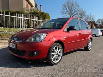 Ford Fiesta 1.2 16V 5p. Ghia