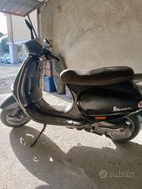 Vespa scooter 150