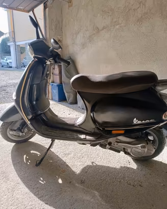 Vespa scooter 150