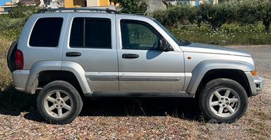Jeep Cherokee 2.8 crd