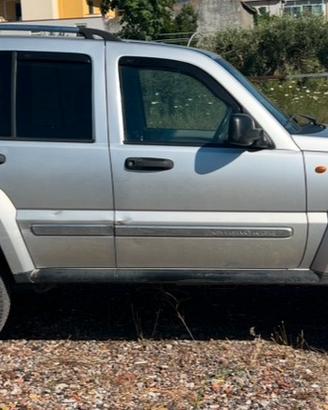 Jeep Cherokee 2.8 crd