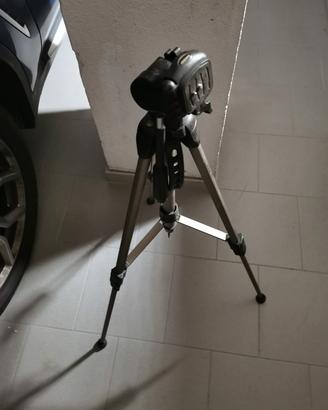 2 cavalletti per fotografie .