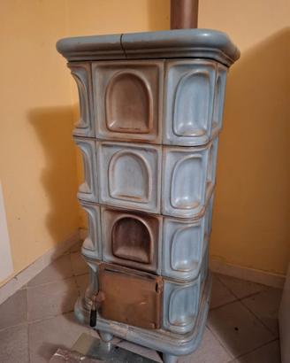 Stufa in maiolica De Biasi