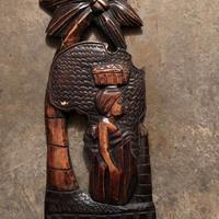 Statua africana da parete donna e gerla