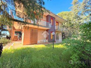 MASCALUCIA- Villa bifamiliare 2 garage 280mq