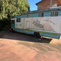 Camion trasporto cavalli