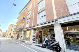 NEGOZIO A RAVENNA