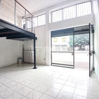 NEGOZIO DISPOSTO SU DUE LIVELLI DA PERSONALIZZARE