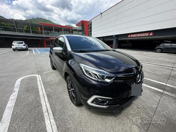 Renault Captur Limited Edition "Initiale Paris"