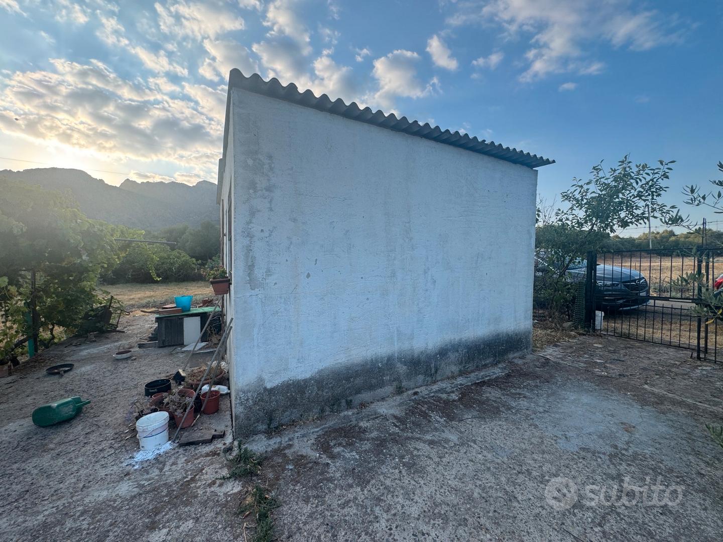 Terreno agricolo con fabbricato e riserva idrica - Vista 4