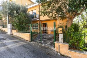 Casa indipendente a San Severino Marche 3 locali