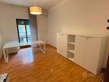 Ufficio direzionale scrivania in vetro