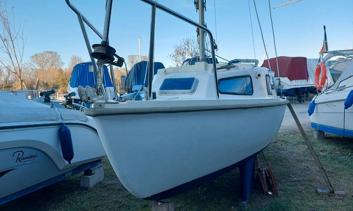 Cabinato inglese a vela