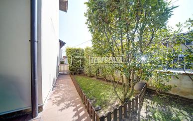 VILLA A SCHIERA DI TESTA!