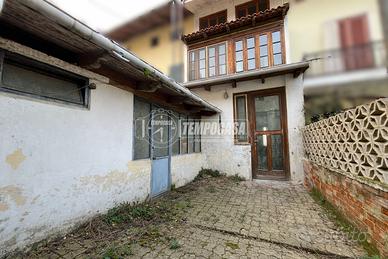 SOLUZIONE INDIPENDENTE CON CORTILETTO PRIVATO