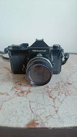 Macchina fotografica nikkormat anni 70