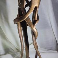 Opera in bronzo "Abbraccio"