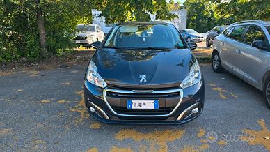 Peugeot 208 per NEOPATENTATI