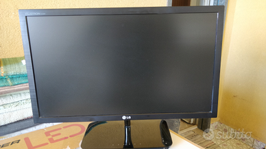 Monitor LG E2281 Full HD LED 22 pollici