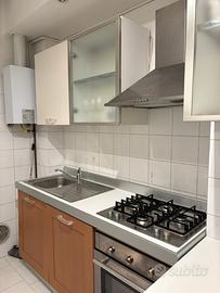 Cucina completa di elettrodomestici come da foto