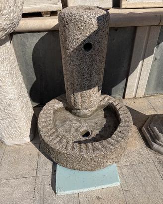 Fontana piccola in granito