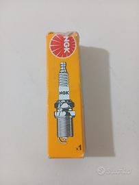 Candela NGK CPR8EA-9 Nuova - Per Scooter SH / Moto