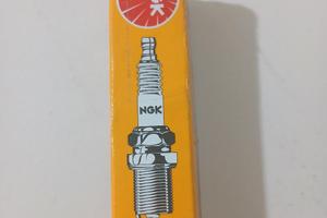 Candela NGK CPR8EA-9 Nuova - Per Scooter SH / Moto