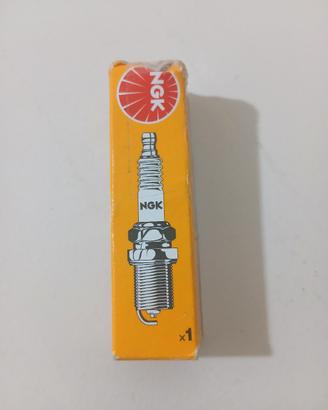 Candela NGK CPR8EA-9 Nuova - Per Scooter SH / Moto