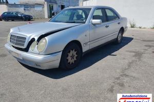 MERCEDES CLASSE E W210 E 250 TURBO D -Ricambi