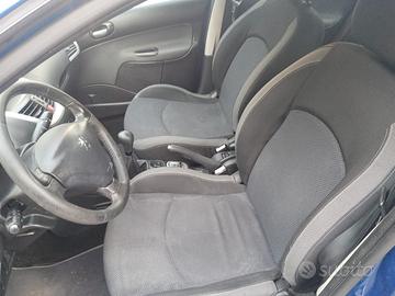 Peugeot 206 + anno 2010