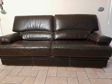 Divano in verapelle marrone scuro – 2 posti comodi