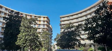 Acireale ,Piazza Europa app.to vani 6 mq 180 +gar