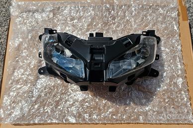 Tmax 560 Faro anteriore 