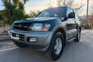 Mitsubishi Pajero unico prop con gancio traino