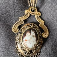 Pendente antico in filigrana e pietra dipinta