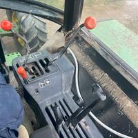 Trattore macchina agricola