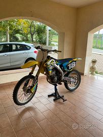 Rmz 250 cross