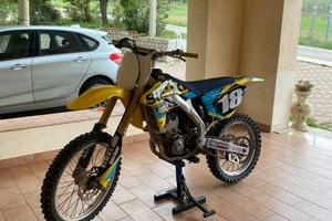 Rmz 250 cross