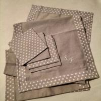 2 runner con 4 tovaglioli in lino grezzo 