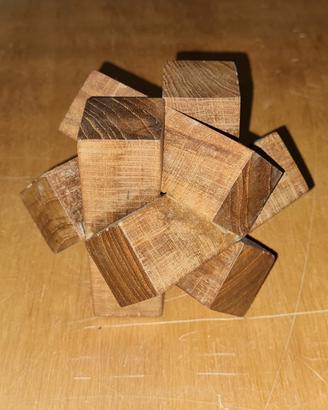 Soprammobile in legno