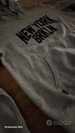 Felpa con cappuccio "New York BRKLN"