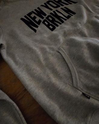 Felpa con cappuccio "New York BRKLN"