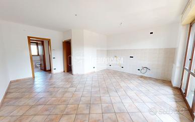 VOLPIANO AMPIO TRILOCALE CON TERRAZZO