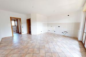 VOLPIANO AMPIO TRILOCALE CON TERRAZZO